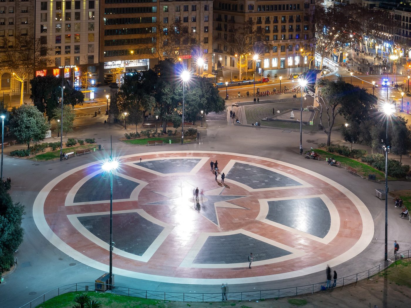 Plaça de Catalunya, the center of Barcelona